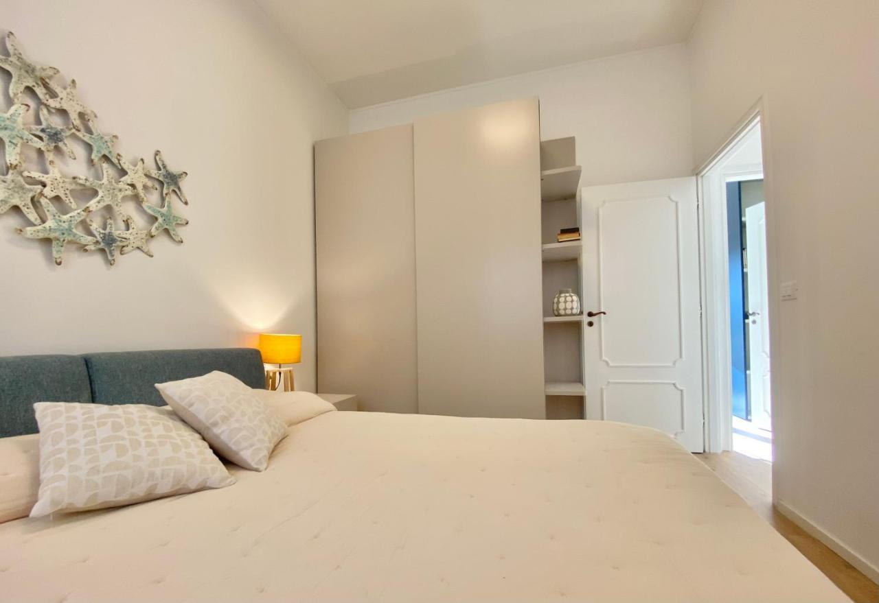 Casaviva-Stylish Trilo With Ac-Shared Pool-Parking Lejlighed Genova Eksteriør billede