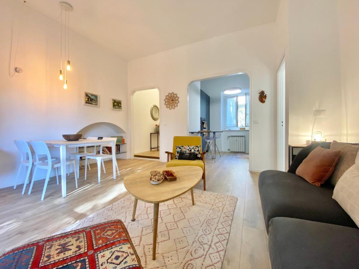 Casaviva-Stylish Trilo With Ac-Shared Pool-Parking Lejlighed Genova Eksteriør billede